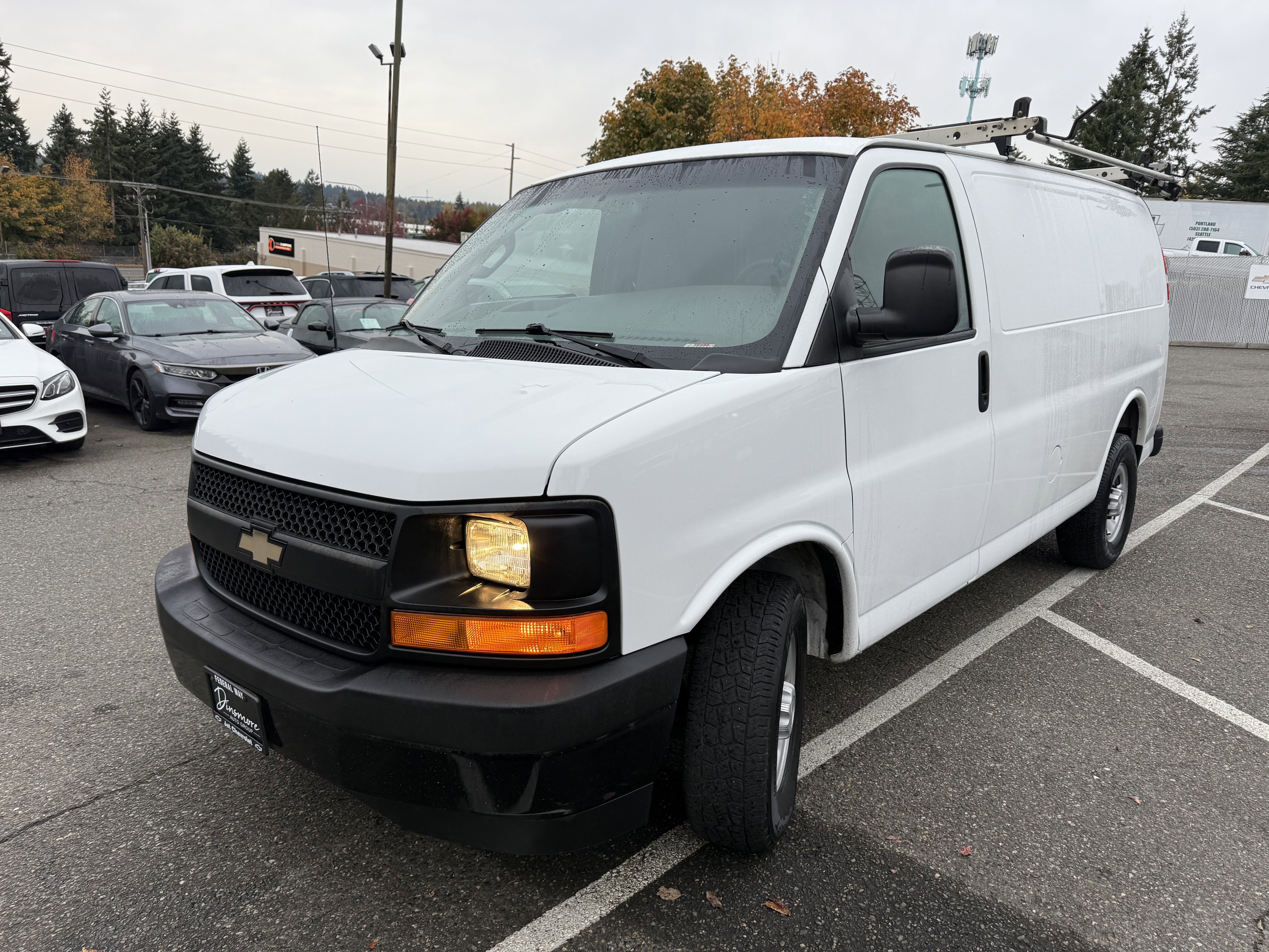 Used 2017 Chevrolet Express 2500 image 4
