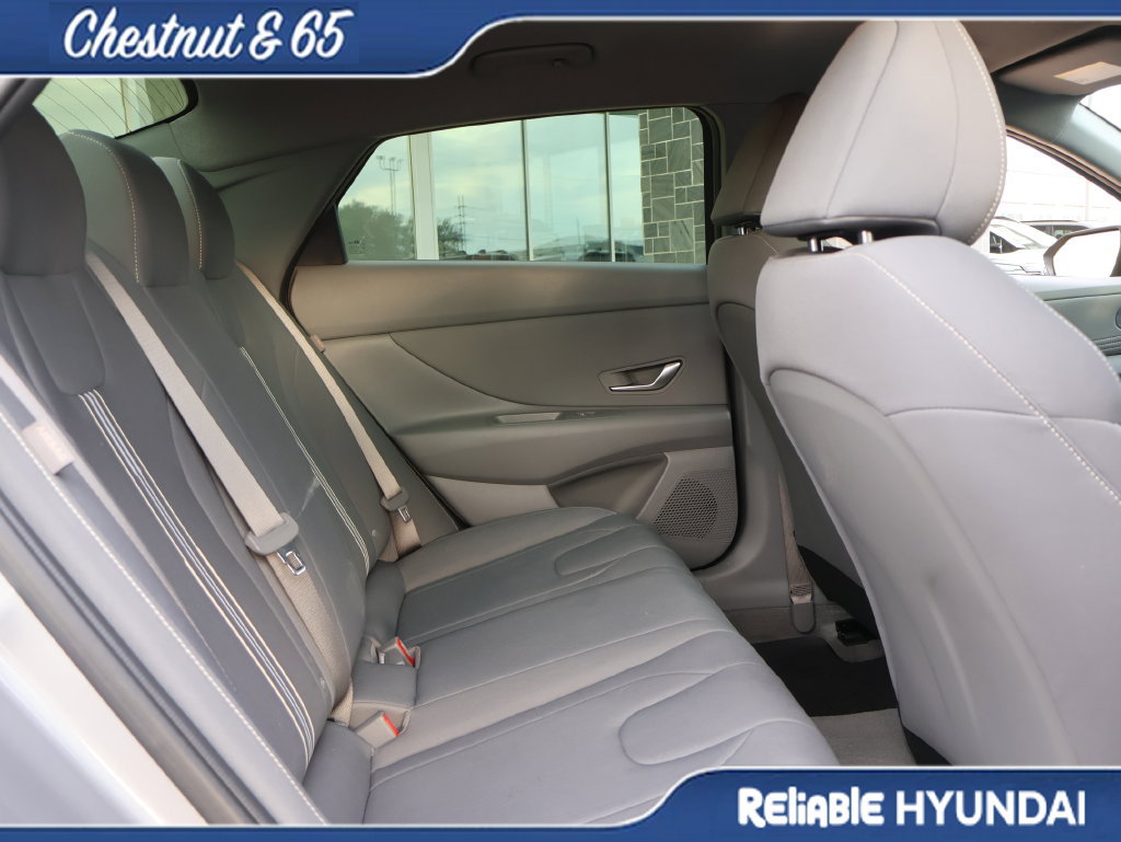 Certified 2025 Hyundai Elantra Sport FWD image 12