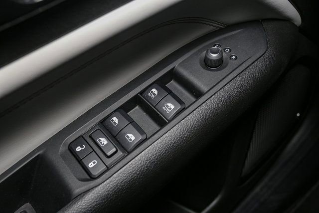 Used 2024 Jeep Compass Limited image 35