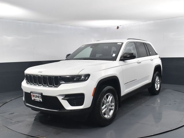 New 2025 Jeep Grand Cherokee Laredo w/ MOPAR Finishing Package image 4