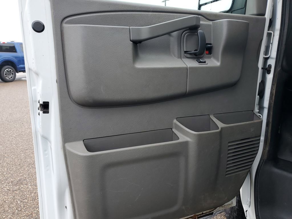 Used 2019 Chevrolet Express 3500 w/ Power Convenience Package RWD image 8