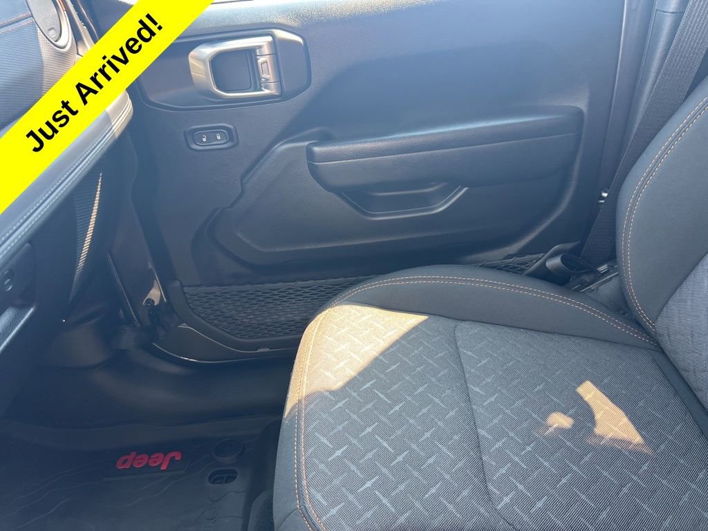 Used 2024 Jeep Gladiator Mojave w/ Convenience Group image 19