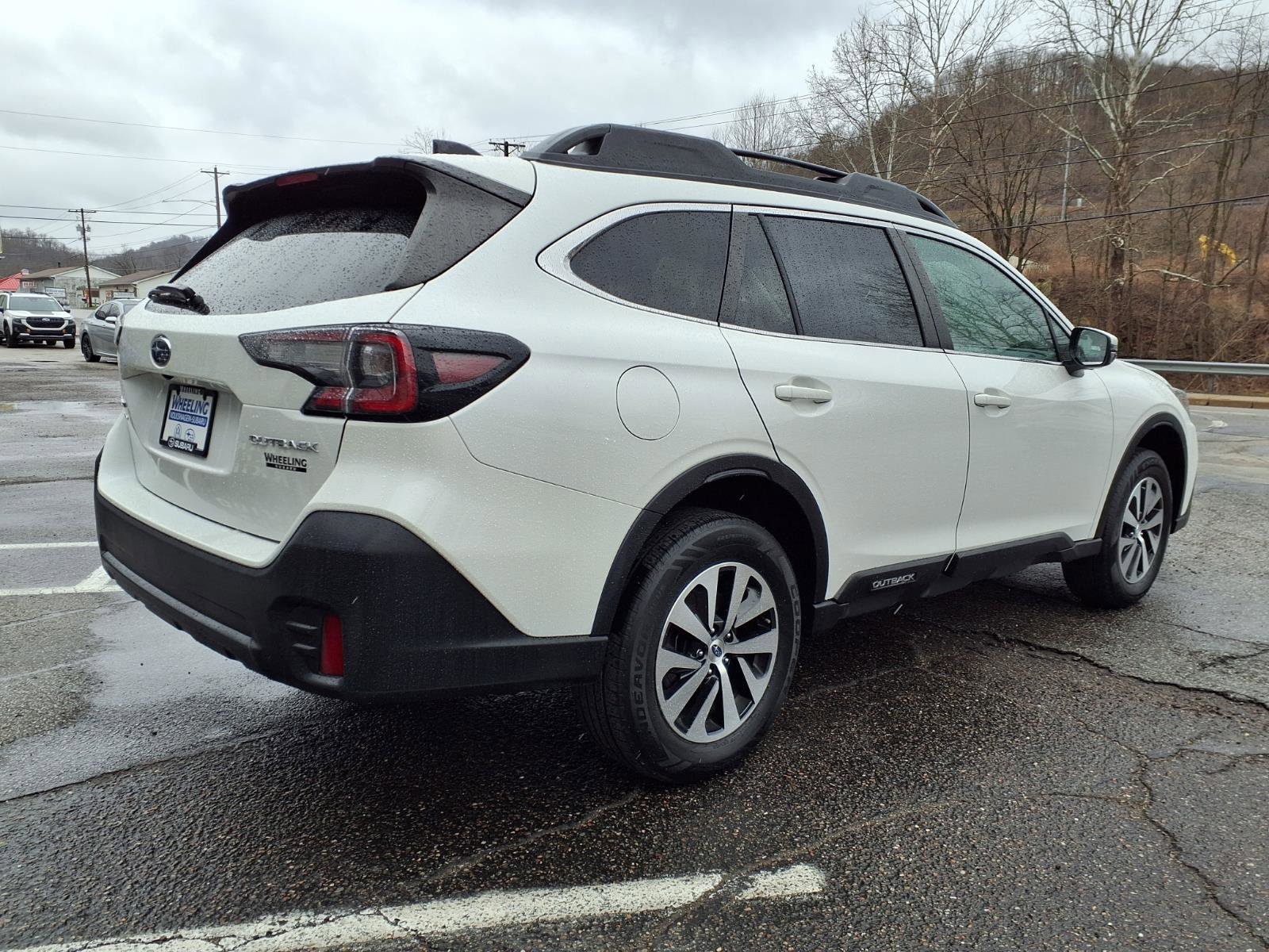 Used 2022 Subaru Outback Premium image 3