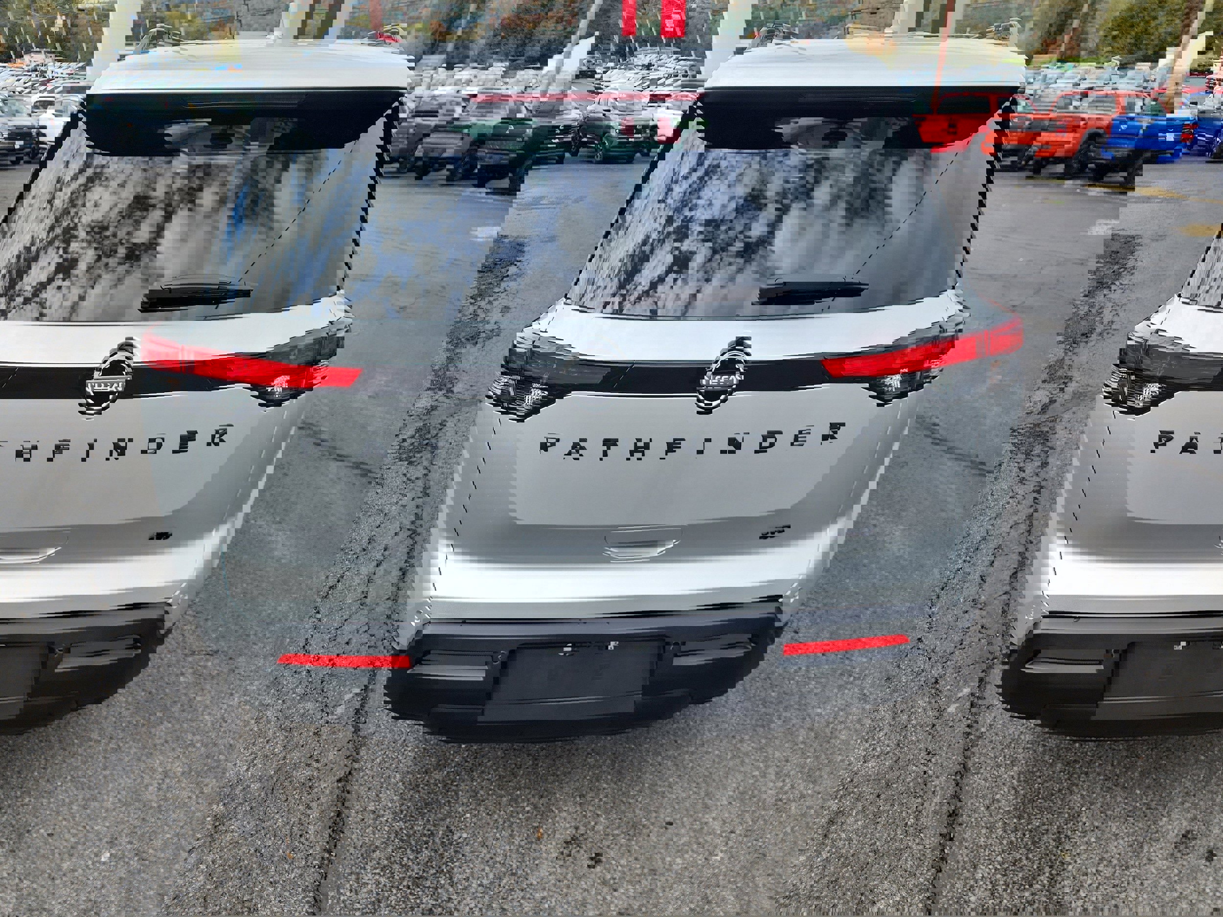 New 2025 Nissan Pathfinder SV w/ Black Appearance Package image 7