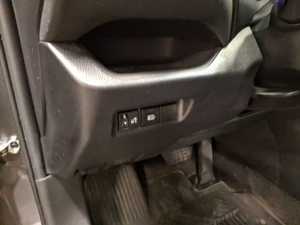 Used 2023 Toyota RAV4 LE AWD/4WD image 20
