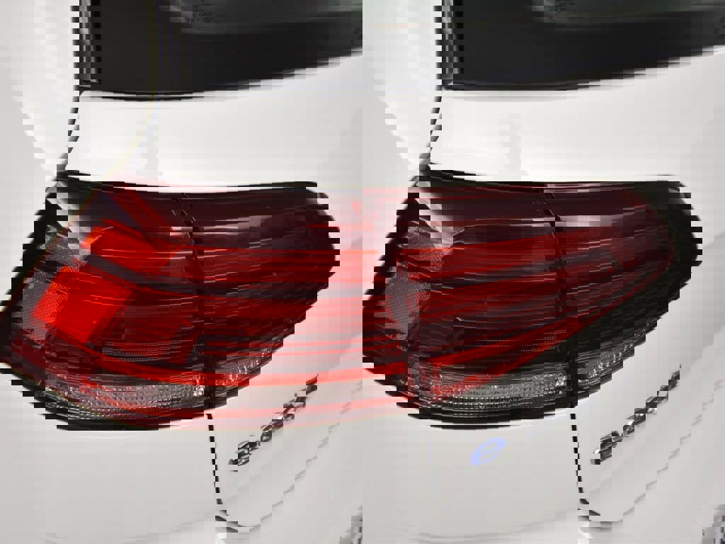 Used 2019 Volkswagen e-Golf SE image 12