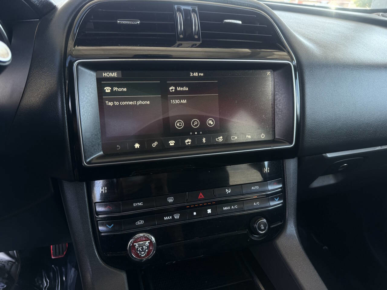 Used 2019 Jaguar F-PACE Premium image 12