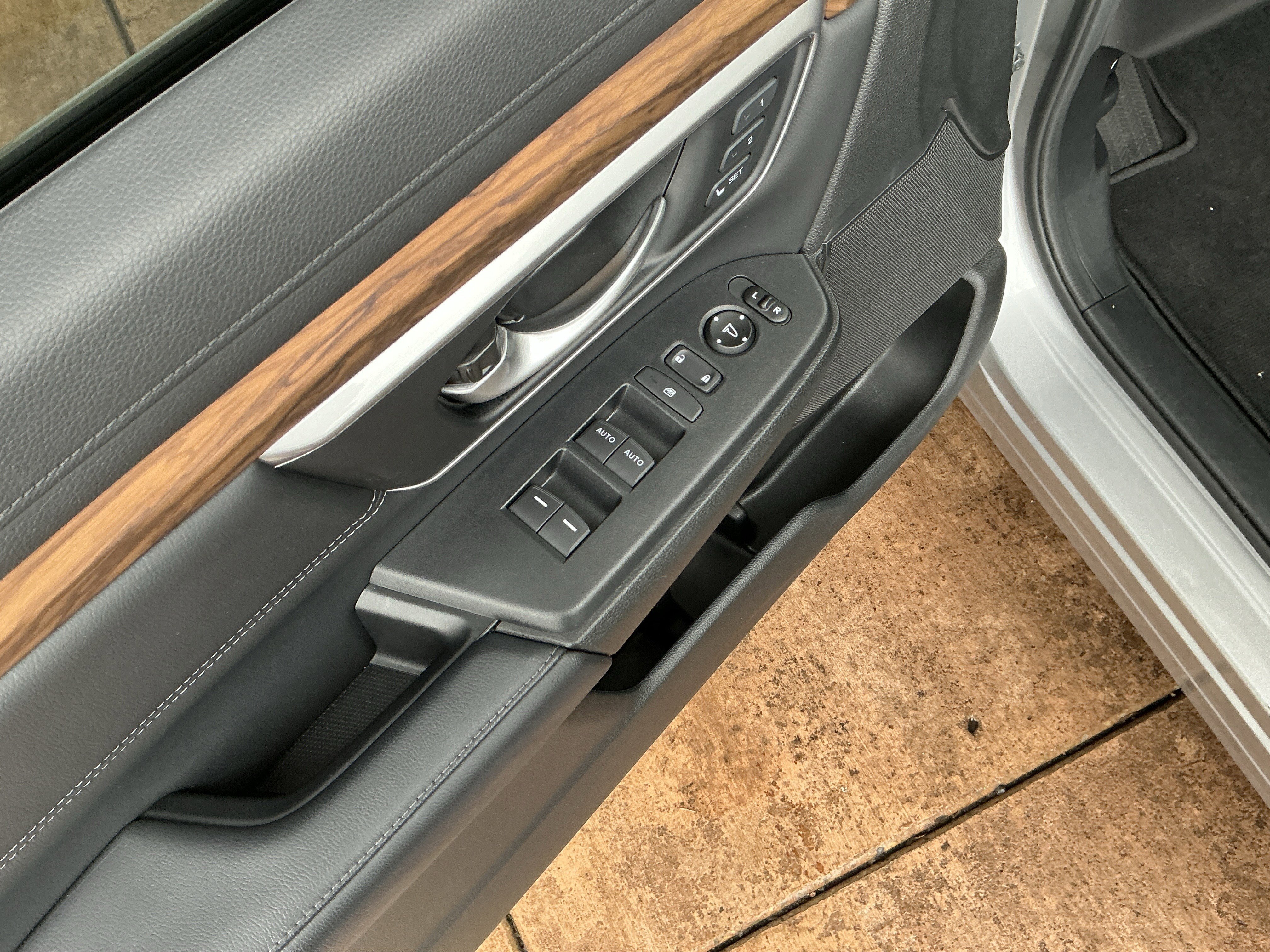 Used 2020 Honda CR-V Touring image 15