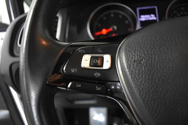 Used 2020 Volkswagen Golf 4-Door FWD image 15