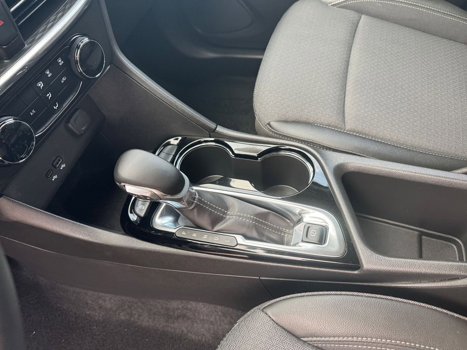 Used 2025 Buick Encore GX Preferred image 41