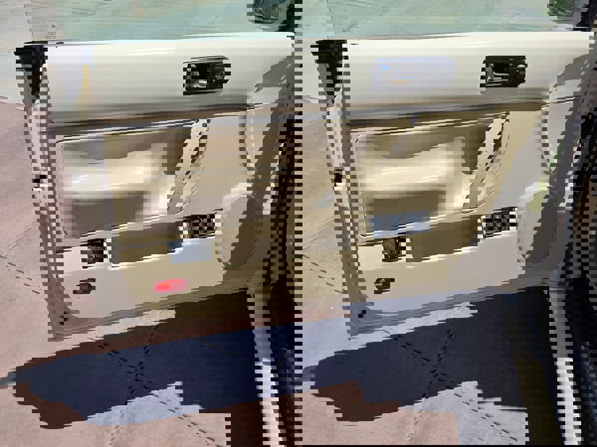 Used 2009 Volkswagen Beetle S image 22