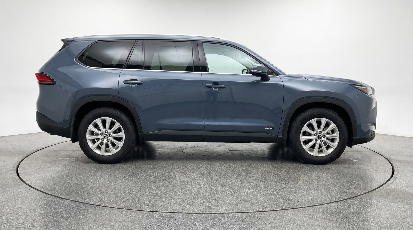 Used 2025 Toyota Grand Highlander FWD image 11