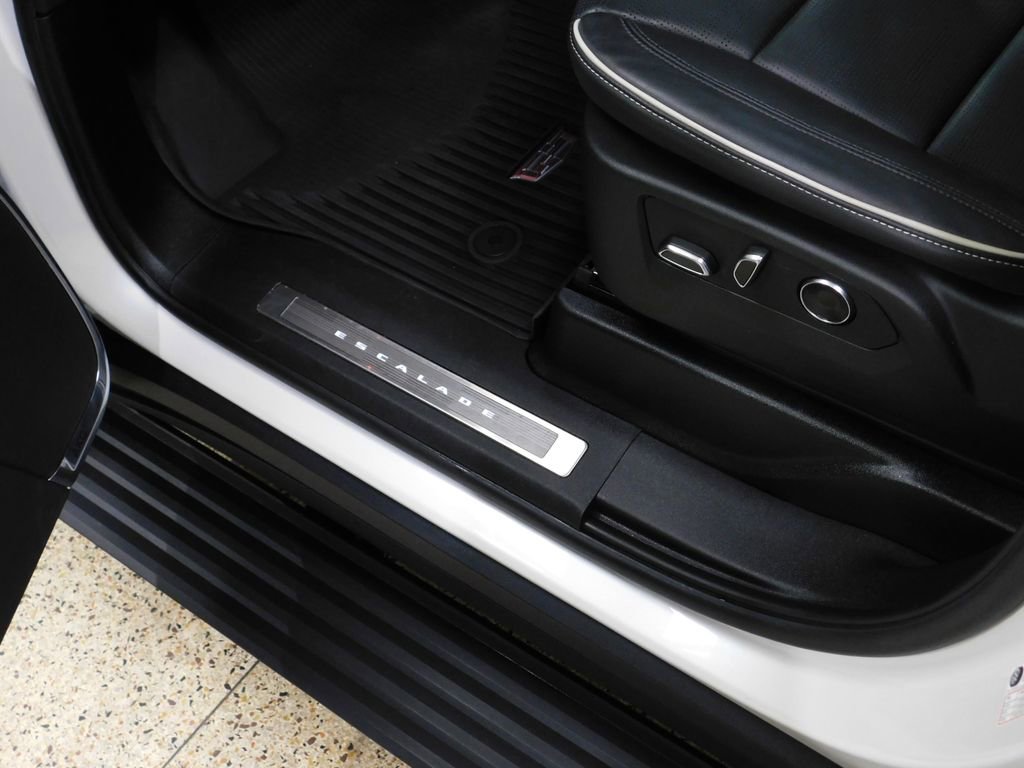 Used 2024 Cadillac Escalade ESV Sport w/ LPO, ONYX Package image 79