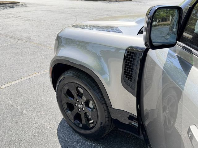 Used 2024 Land Rover Defender 110 X-Dynamic SE image 9