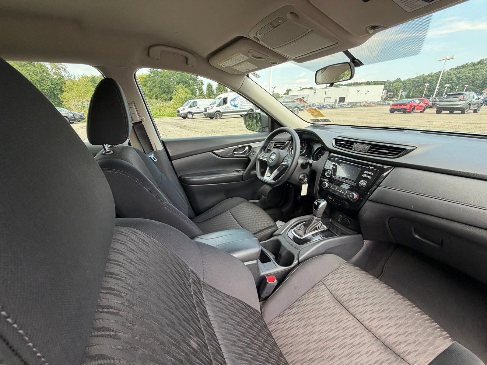 Used 2017 Nissan Rogue S AWD/4WD image 40