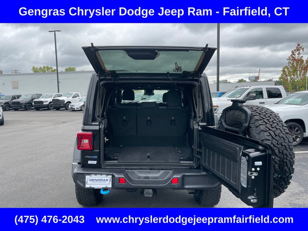 Used 2024 Jeep Wrangler Unlimited AWD/4WD image 30