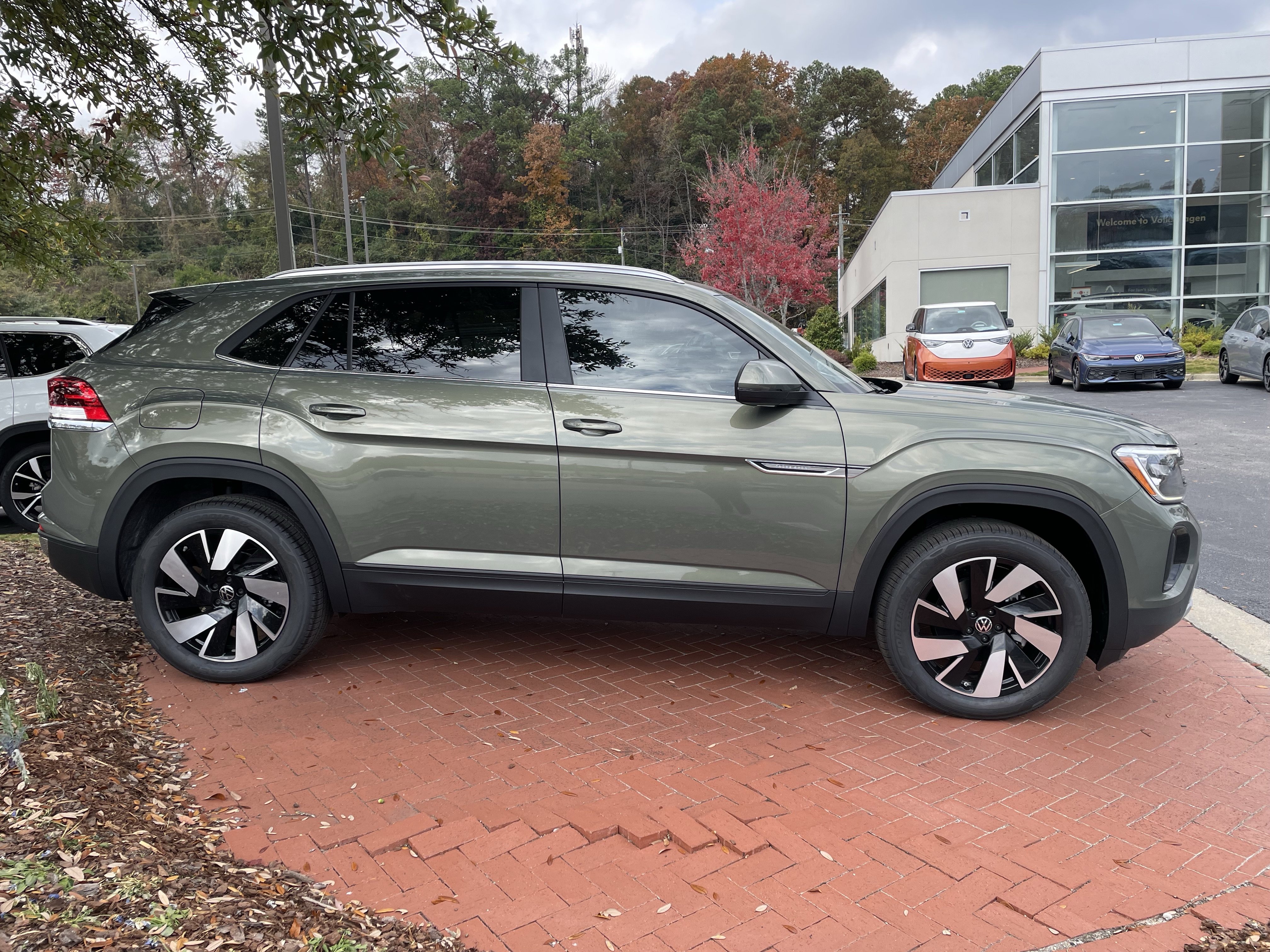New 2026 Volkswagen Atlas Cross Sport SE image 4