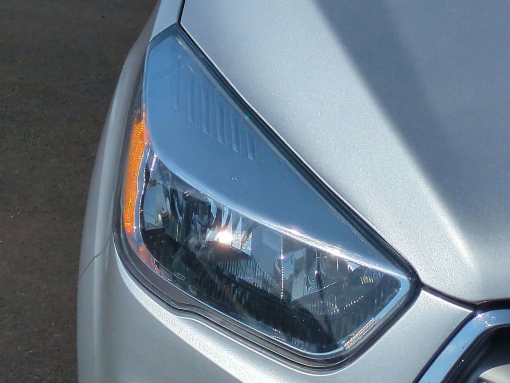 Used 2018 Ford Escape SE image 9