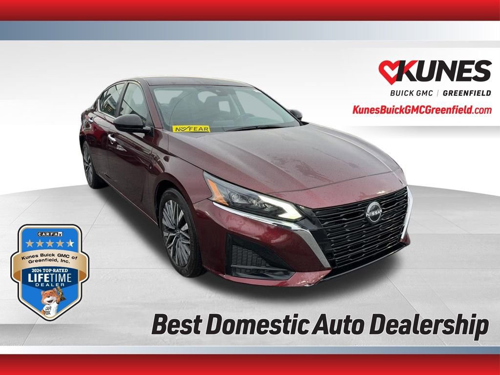 Used 2024 Nissan Altima 2.5 SV FWD image 1