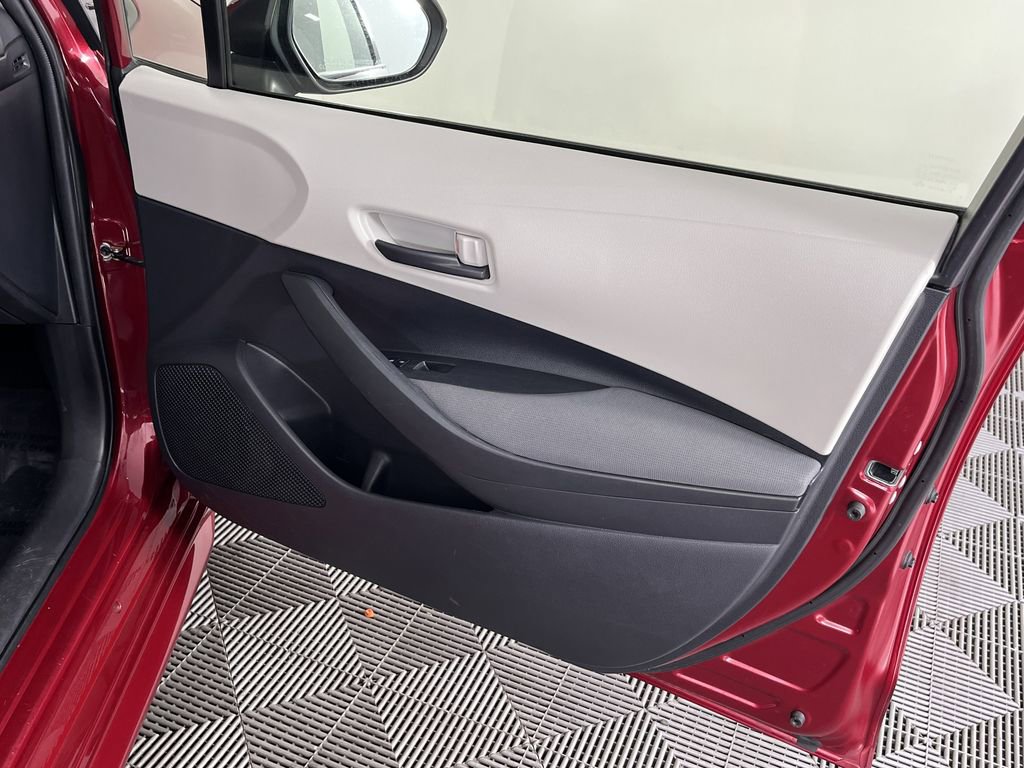 Used 2022 Toyota Corolla LE image 16