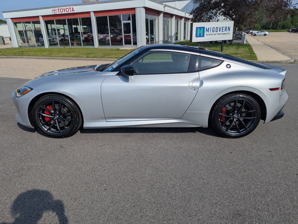 Used 2025 Nissan Z Performance w/ Floor Mat Package RWD image 2
