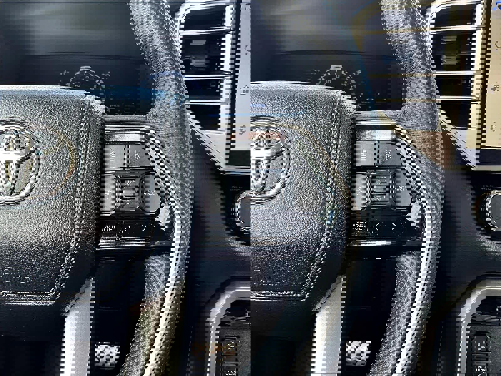 Used 2024 Toyota Sequoia SR5 AWD/4WD image 25