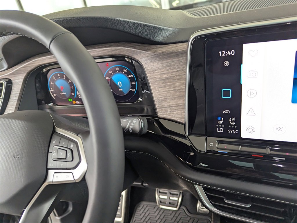New 2025 Volkswagen Atlas SEL Premium R-Line image 23