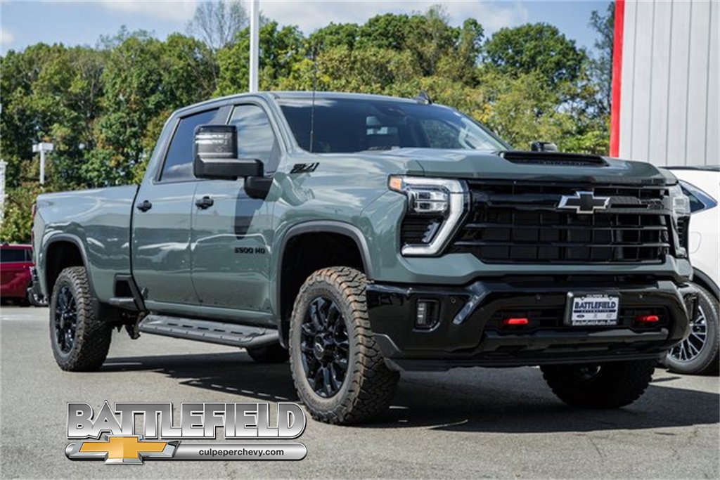 New 2026 Chevrolet Silverado 3500 LT w/ Trail Boss Package