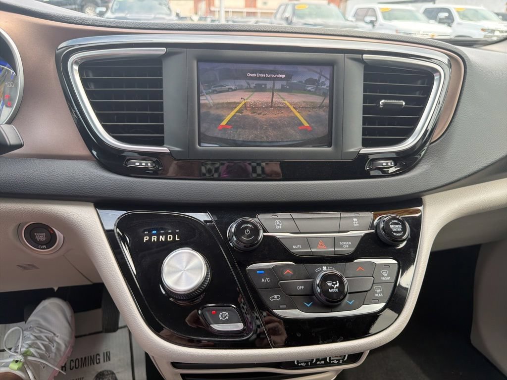 Used 2023 Chrysler Voyager LX FWD image 24