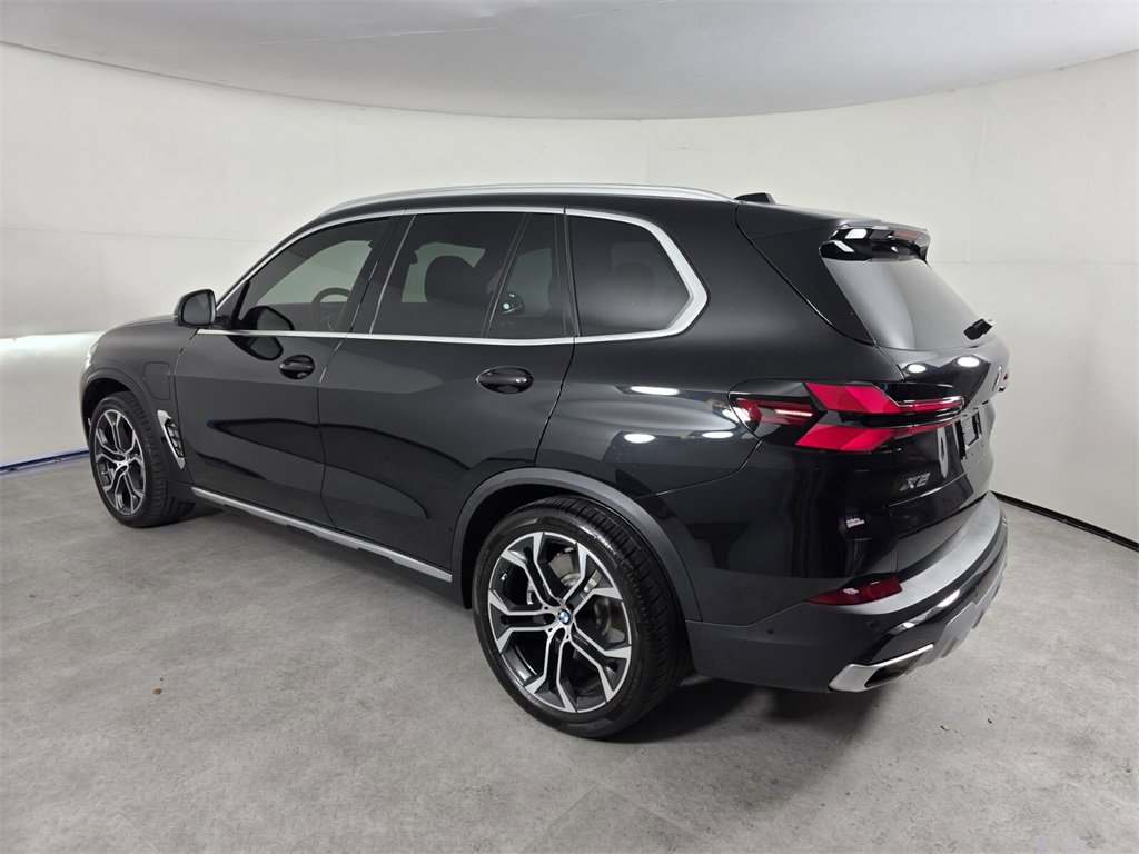 Used 2025 BMW X5 xDrive50e w/ Parking Assistance Package image 6
