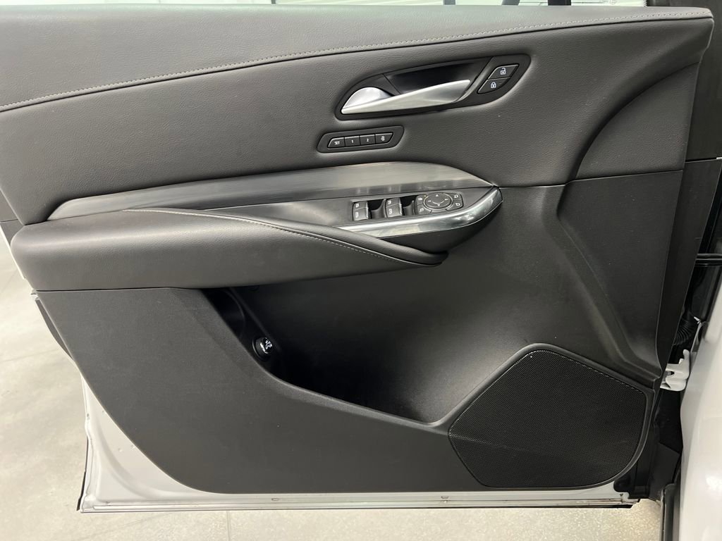 Used 2024 Cadillac XT4 Premium Luxury image 11