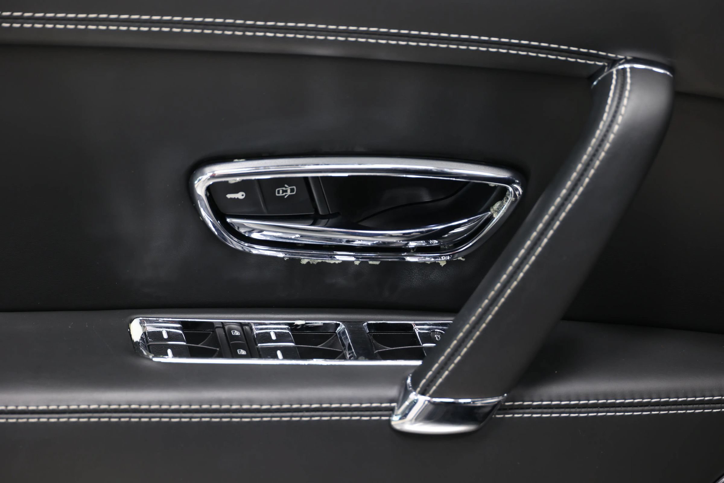 Used 2015 Bentley Flying Spur V8 AWD/4WD image 12