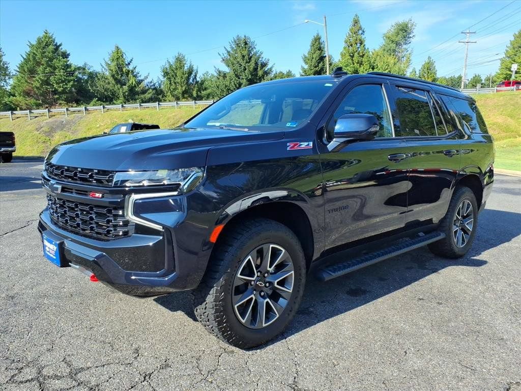 Used 2023 Chevrolet Tahoe Z71 w/ Luxury Package AWD/4WD image 7