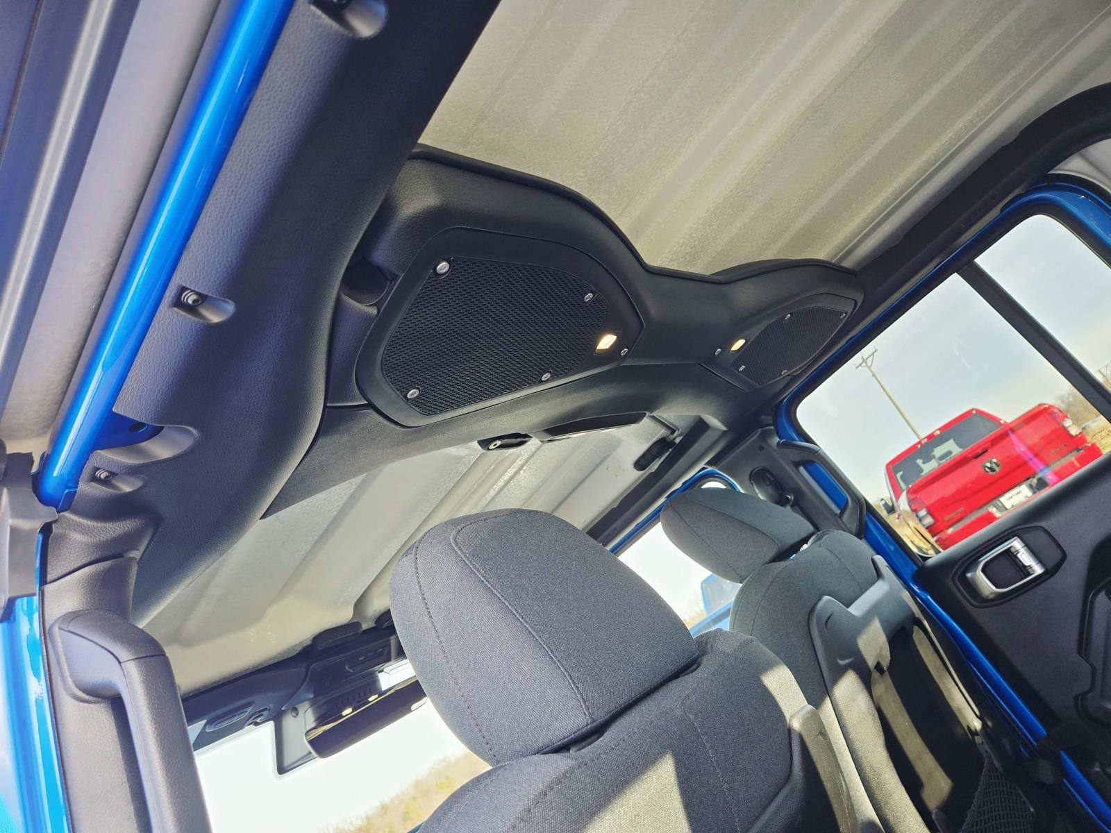 Used 2024 Jeep Gladiator Rubicon w/ Technology Group image 14