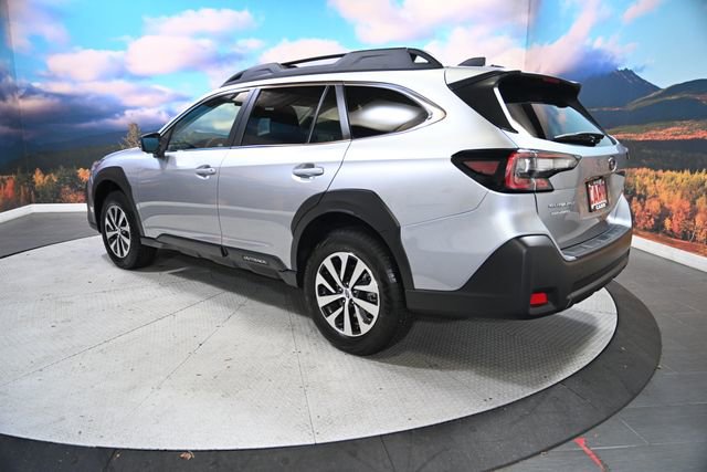 Used 2025 Subaru Outback Premium w/ Popular Package #1A image 6