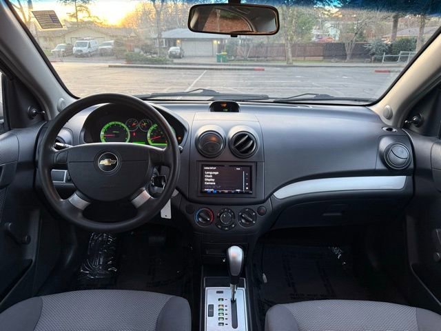 Used 2009 Chevrolet Aveo LT image 11