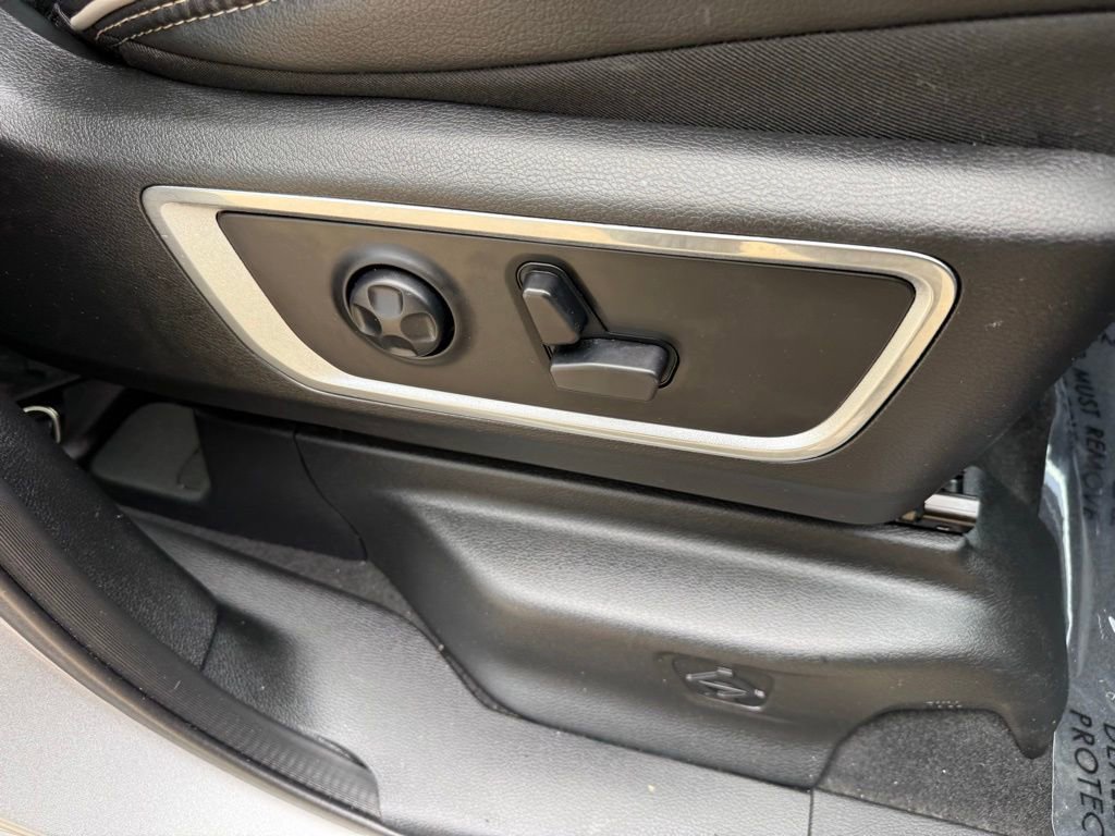 Used 2019 RAM 1500 Laramie RWD image 41