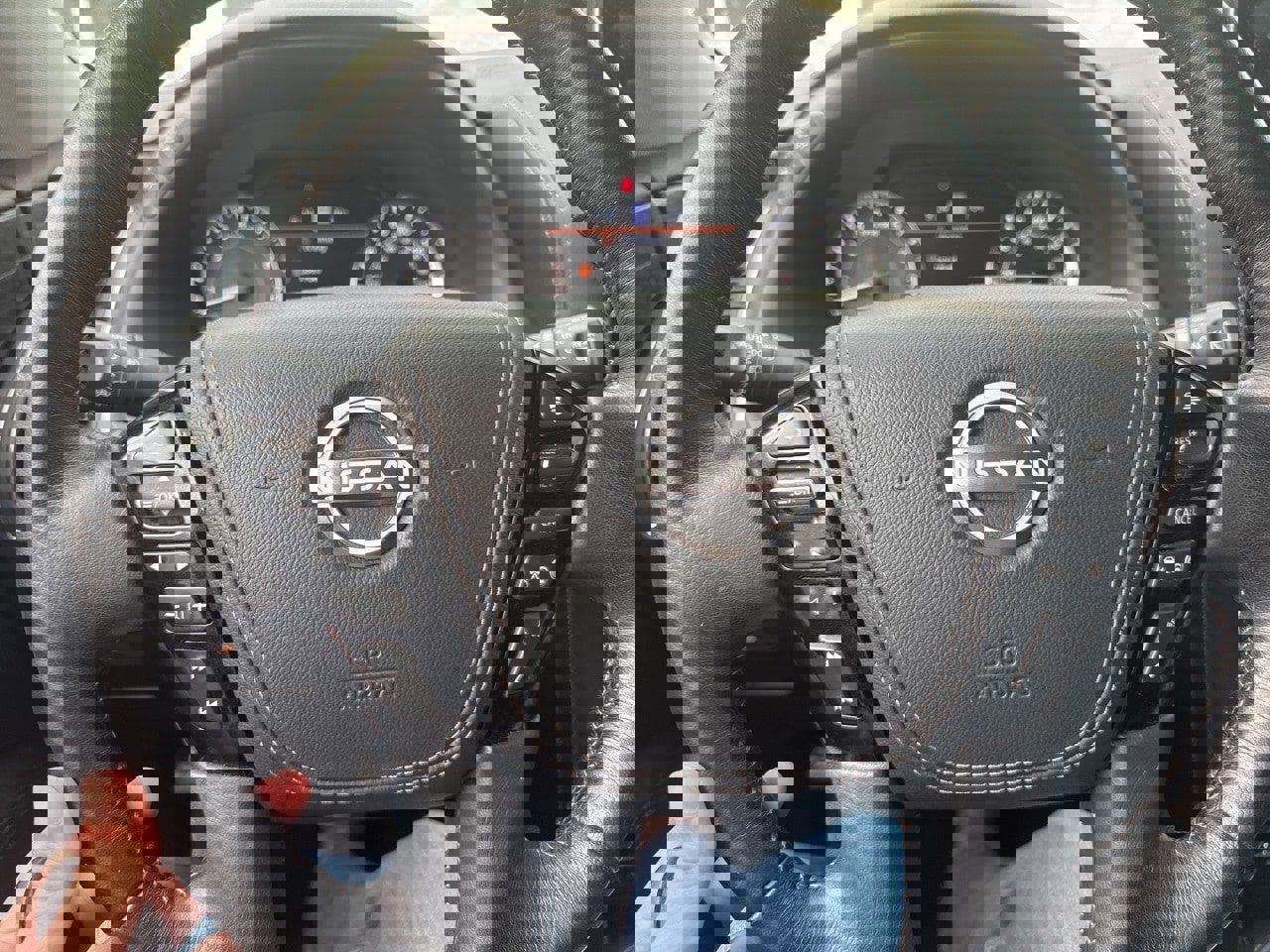 Used 2022 Nissan Armada Platinum w/ Captain's Chairs Package image 11