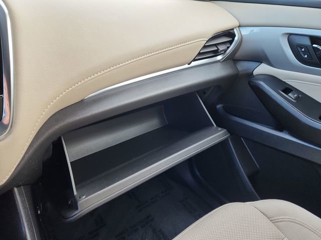 Used 2023 Chevrolet Traverse LS image 46