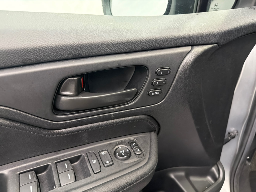 Used 2025 Honda Odyssey EX-L image 12