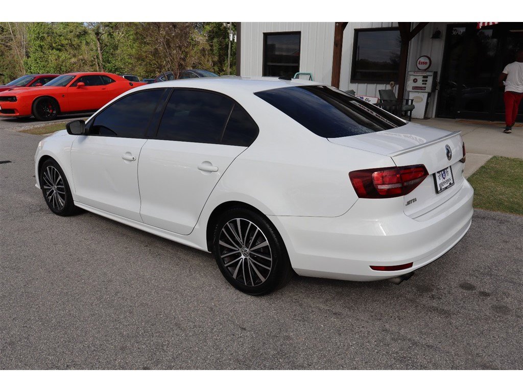 Used 2016 Volkswagen Jetta Sport image 3
