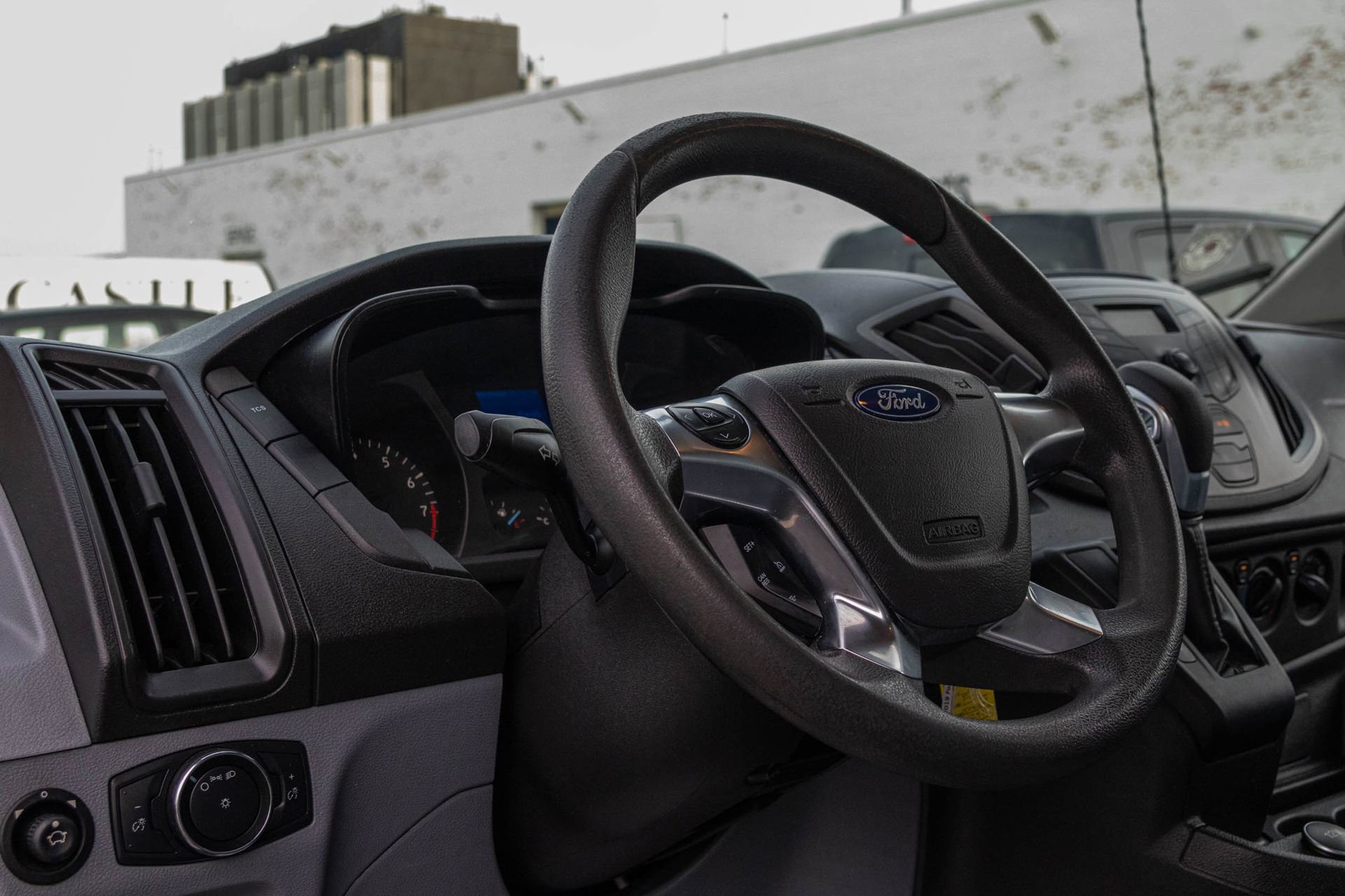 Used 2019 Ford Transit 250 130 Medium Roof image 27