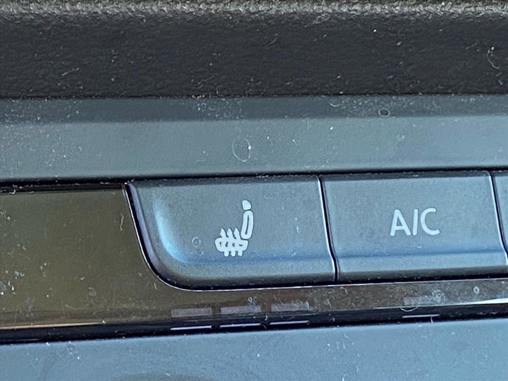 Used 2022 Volkswagen Taos SE w/ Panoramic Sunroof Package image 15