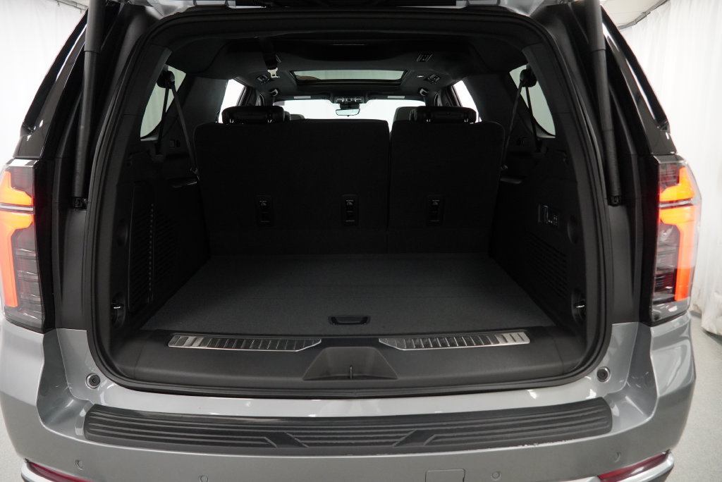 New 2026 Chevrolet Suburban High Country w/ Sun And Tow Package AWD/4WD image 27