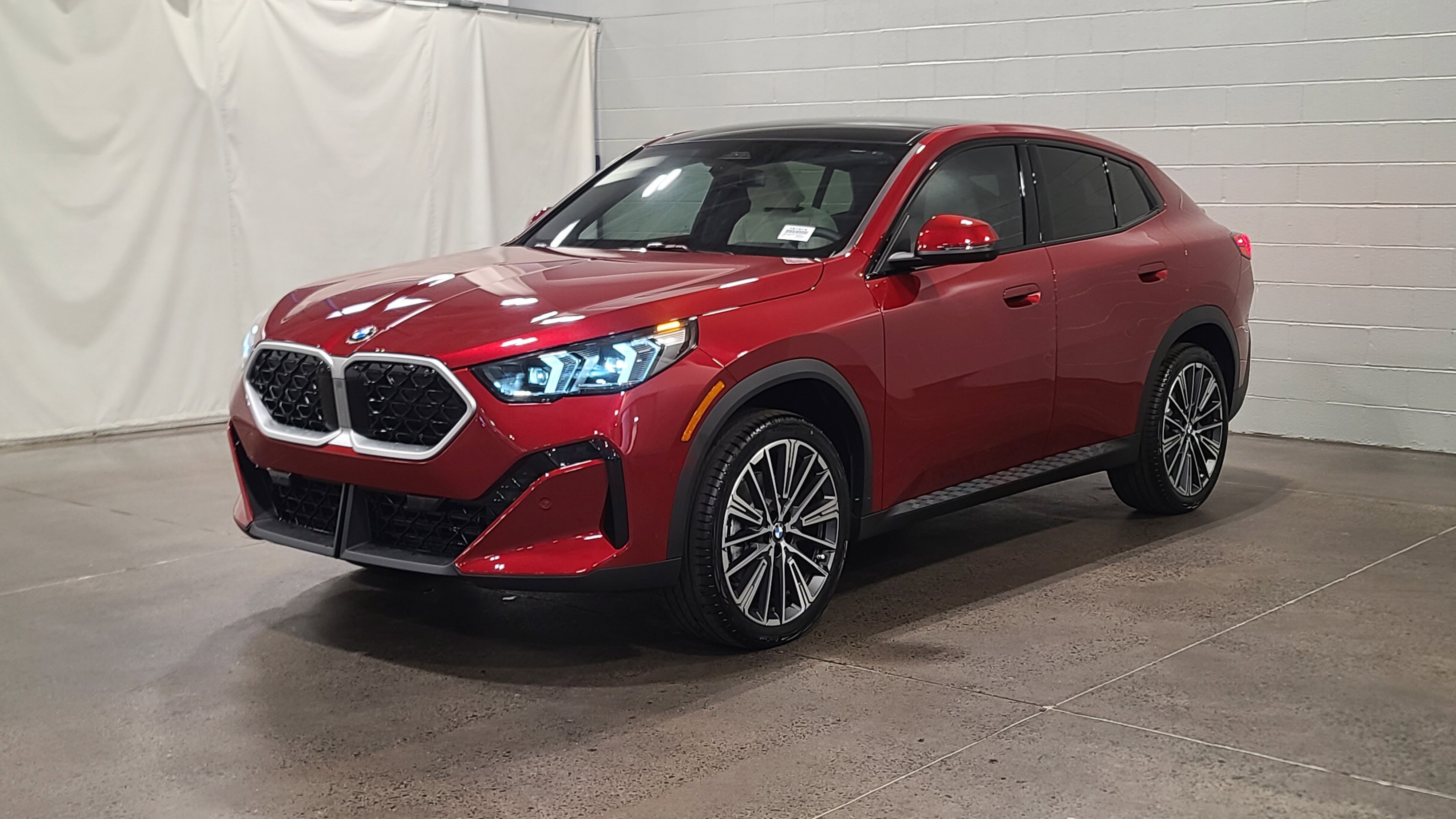 Used 2026 BMW X2 xDrive28i w/ Technology Package AWD/4WD image 3