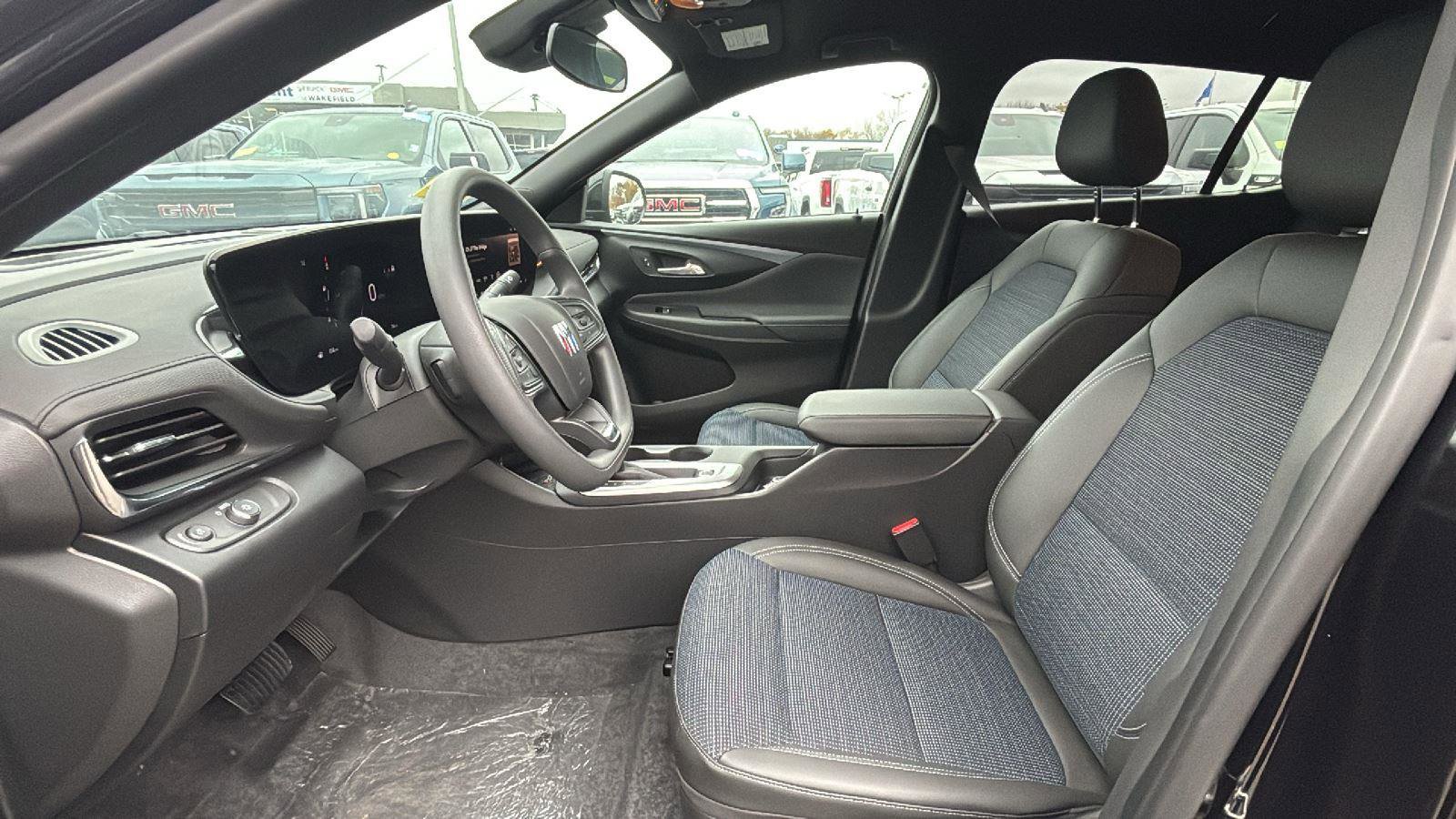 New 2025 Buick Envista Sport Touring w/ Convenience II Package FWD image 19