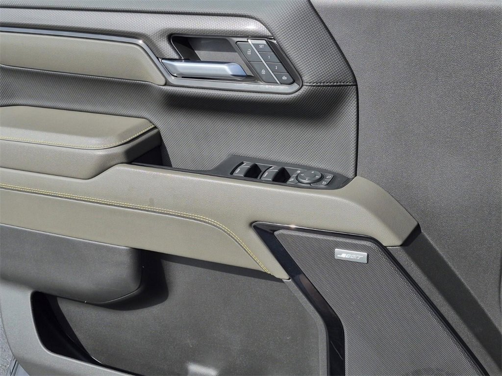 Used 2022 Chevrolet Silverado 1500 ZR2 w/ Technology Package image 31