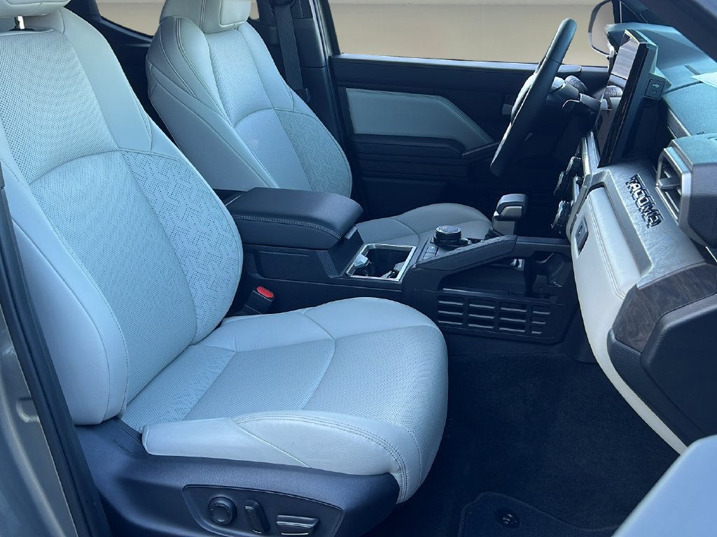 Certified 2025 Toyota Tacoma Limited AWD/4WD image 17