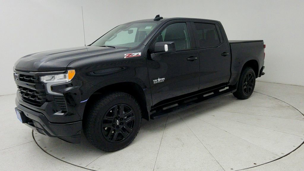 Used 2025 Chevrolet Silverado 1500 RST AWD/4WD image 4
