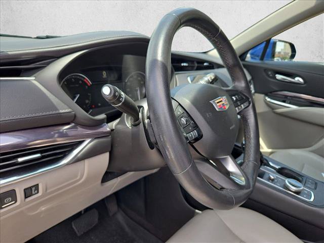 Used 2021 Cadillac XT4 Luxury FWD image 8